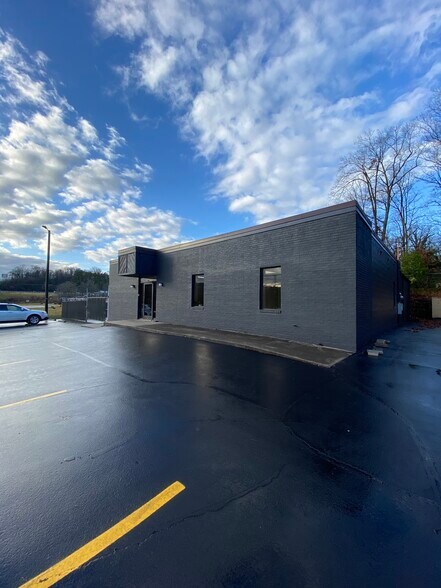 More Photos Of 1505 Hollywood Rd, Knoxville Loft Creative Space For Lease