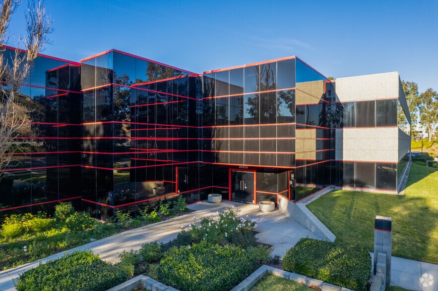 More Photos Of 2685 Park Center Dr, Simi Valley Warehouse For Lease