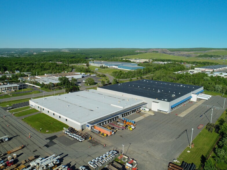 More Photos Of 100 Keystone Industrial Park, Dunmore Distribution For Lease