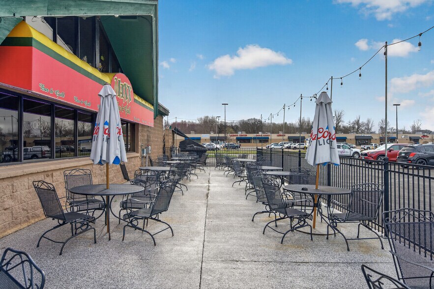 More Photos Of 17646 NE Central Ave, Ham Lake Restaurant For Sale