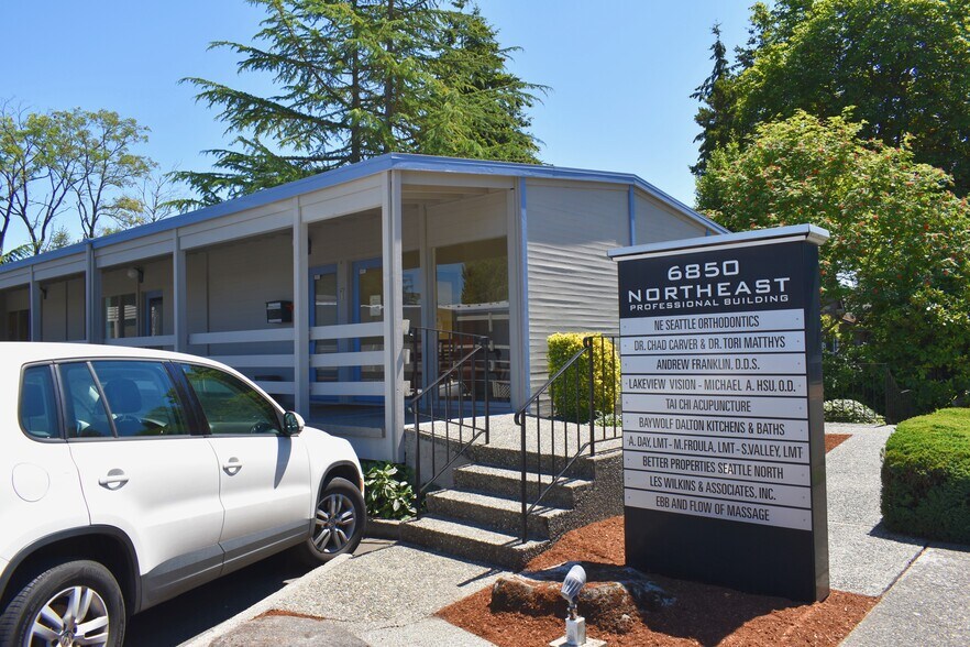 More Photos Of 6850 35th Ave NE, Seattle Unknown For Sale