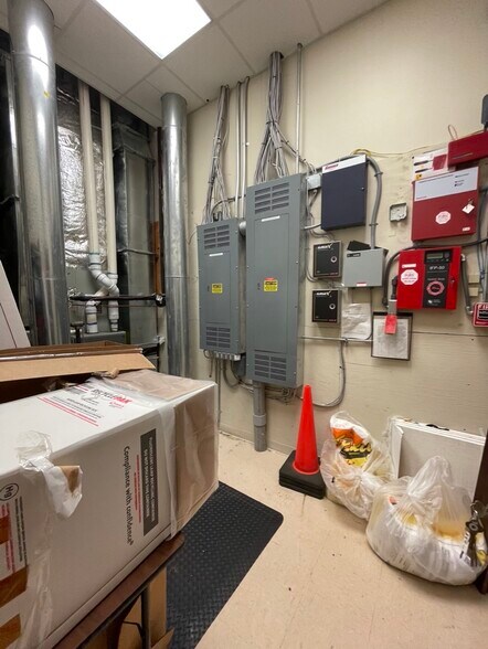 More Photos Of 84 N Plank Rd, Newburgh Storefront For Lease