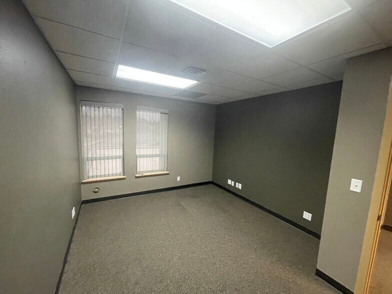 More Photos Of 819 N Miller St, Wenatchee Office For Lease