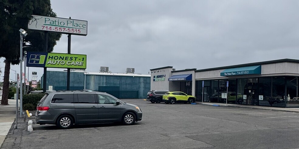 More Photos Of 845 Baker St, Costa Mesa General Retail For Lease
