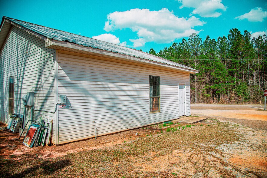 More Photos Of 2777 Hwy 83, Evergreen Service Station For Sale