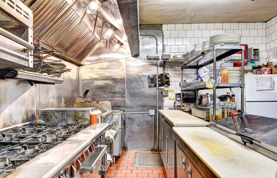More Photos Of 337 N Liberty Dr, Tomkins Cove Restaurant For Sale