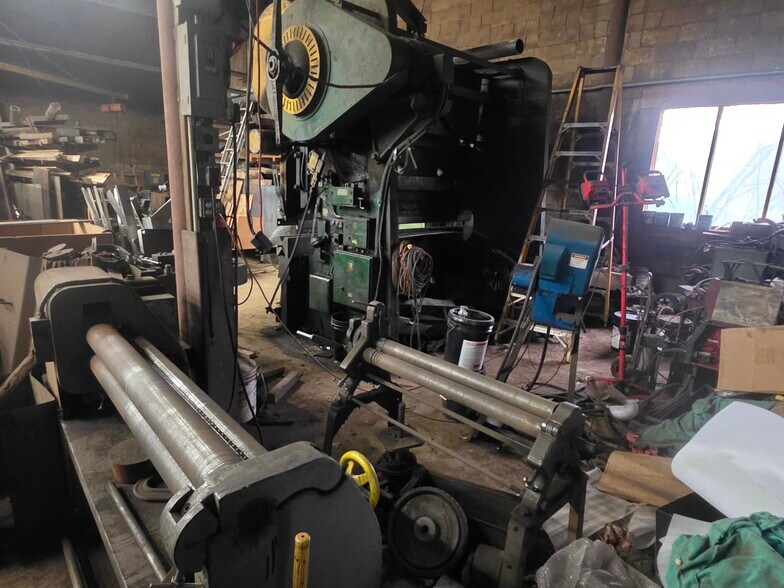 More Photos Of 1389 Old State Rd, Waterford Industrial For Sale