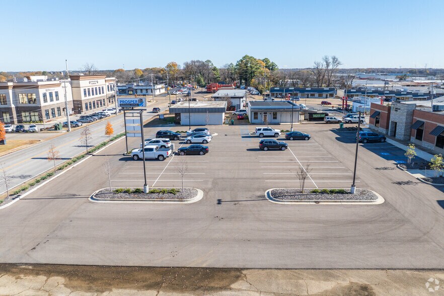 More Photos Of 807-809 Varsity Dr, Tupelo Storefront For Sale