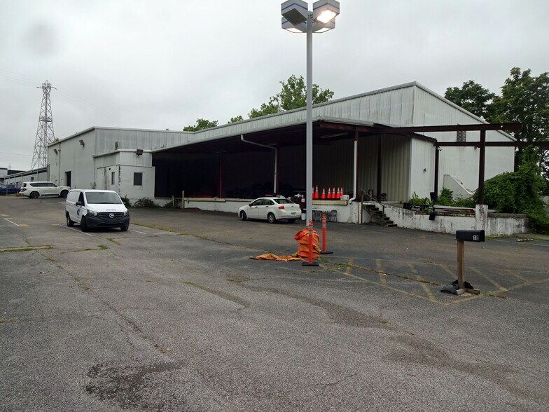 More Photos Of 1900 Patrick Street Plz, Charleston Distribution For Lease