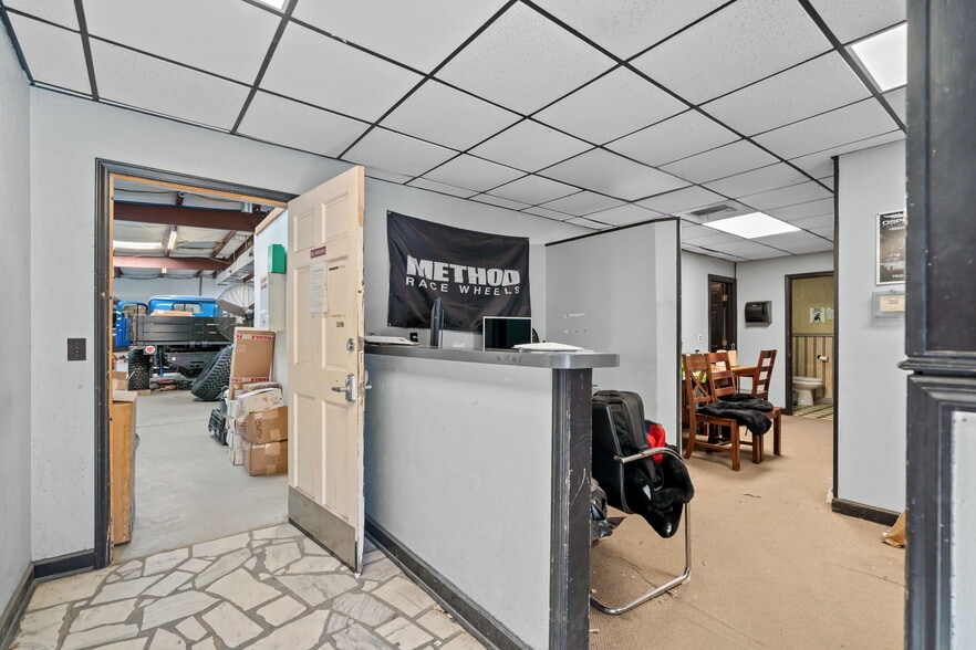More Photos Of 4704 N College Rd, Castle Hayne Warehouse For Lease