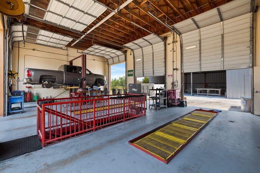 More Photos Of 5700 N Ware Rd, McAllen Auto Repair For Sale