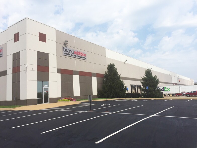 More Photos Of 909-1019 N 20th St, Saint Louis Warehouse For Lease