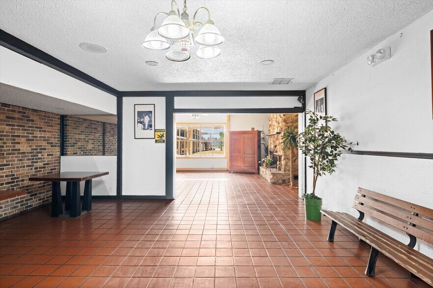 More Photos Of 510 Lane Ave S, Jacksonville Hotel For Sale