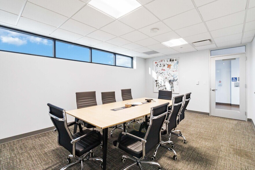 More Photos Of 4229 Highway 620 N, Austin Flex For Lease