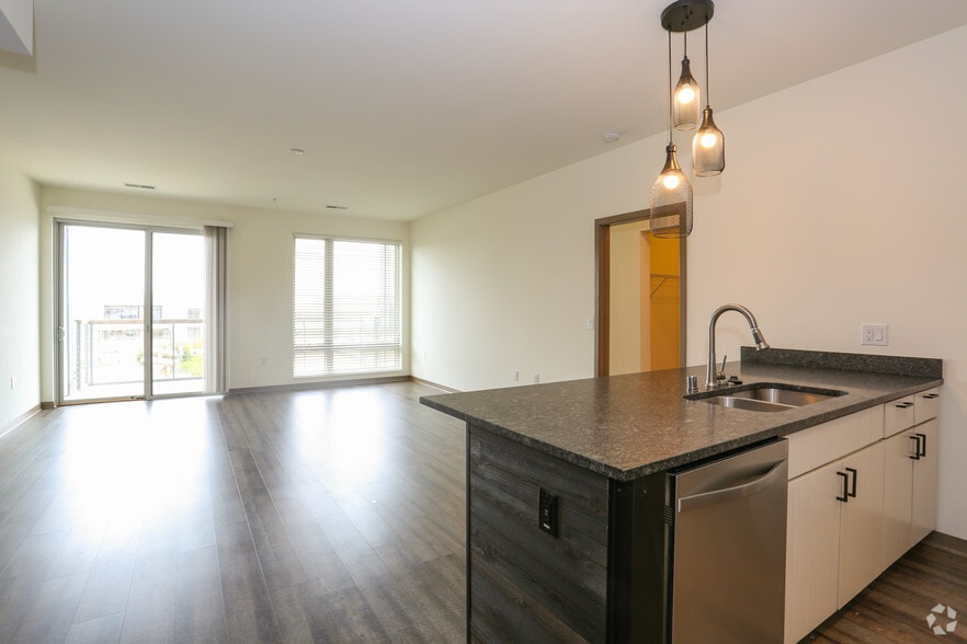 More Photos Of 7955-7973 S Main St, Oak Creek Apartments For Lease