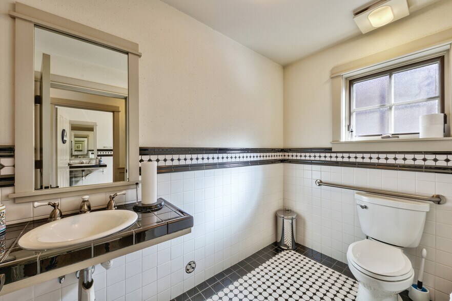 More Photos Of 10116 Jibboom St, Truckee Office Residential For Sale