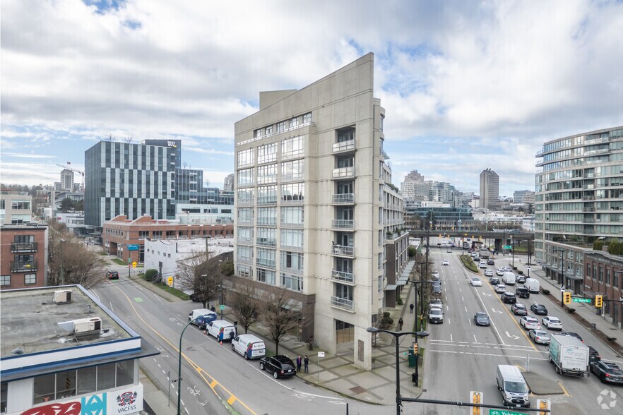 More Photos Of 430 2nd Av W, Vancouver Apartments For Lease