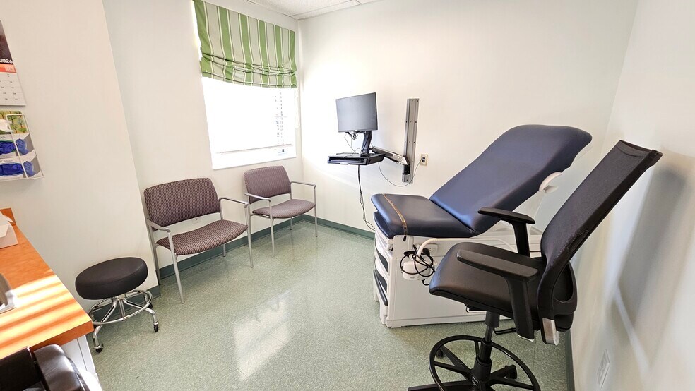 More Photos Of 8051 Prosperity Way, Ruther Glen Office For Sale