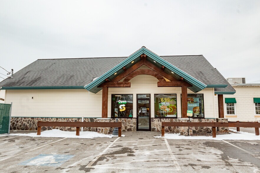 More Photos Of 615 Main St, Westbrook Fast Food For Sale