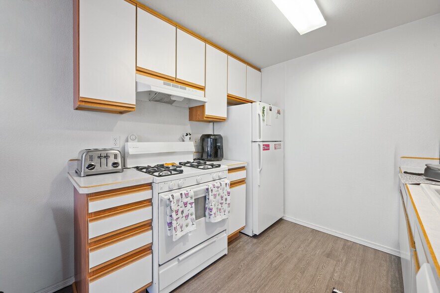 More Photos Of 2150 SW Canyon Dr, Redmond Apartments For Sale
