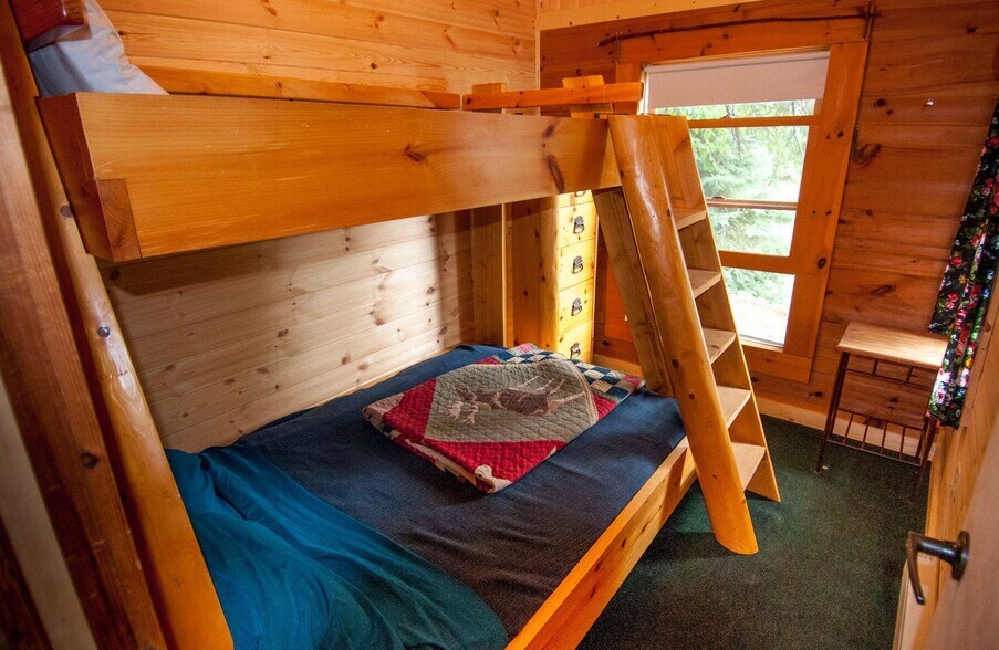 More Photos Of 8450 Vermilion Dr, Cook Hotel For Sale