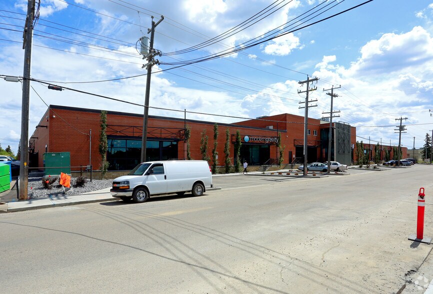 More Photos Of 10939 120th St NW, Edmonton General Retail For Lease