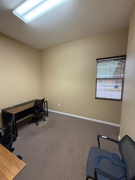 More Photos Of 5282-5286 Applegate Dr, Spring Hill Office For Sale