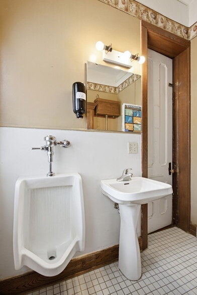More Photos Of 915 N H St, Fremont Assisted Living For Sale