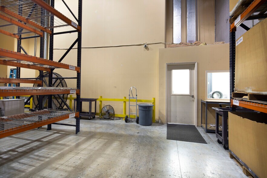 More Photos Of 3301-3389 NW 97th Ave, Miami Warehouse For Lease