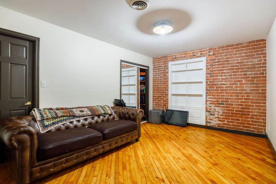 More Photos Of 1814 E Franklin St, Richmond Office Residential For Sale