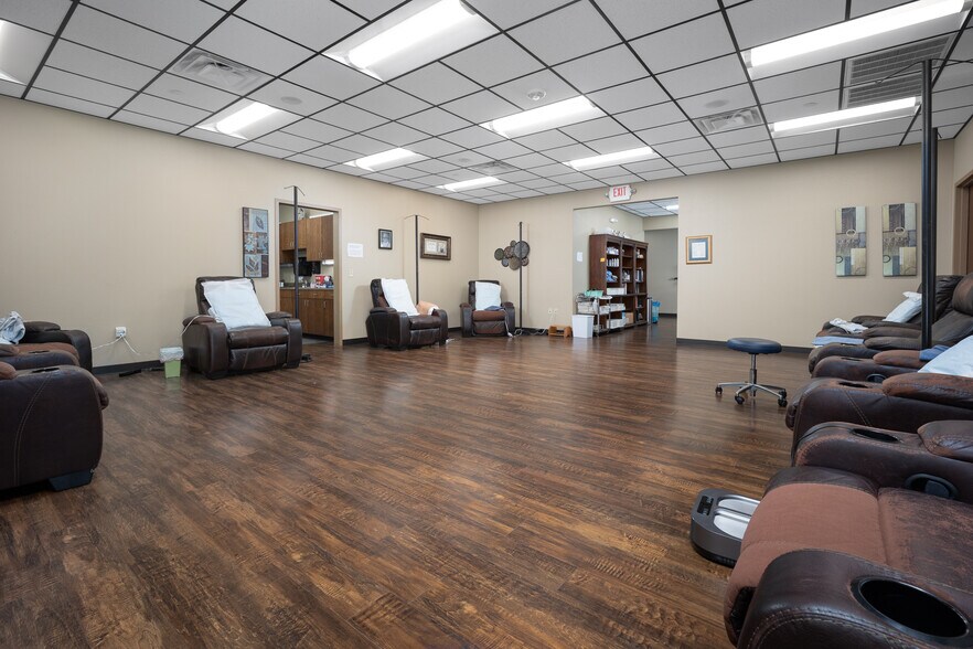 More Photos Of 4200 Carriage Way, Weatherford Medical For Lease