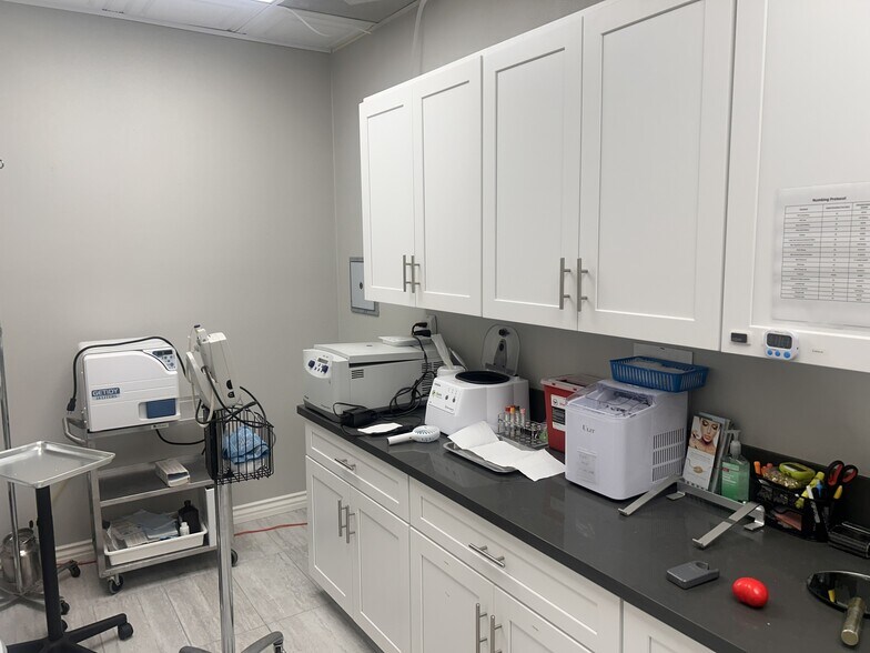 More Photos Of 1830 Commercenter East, San Bernardino Medical For Lease