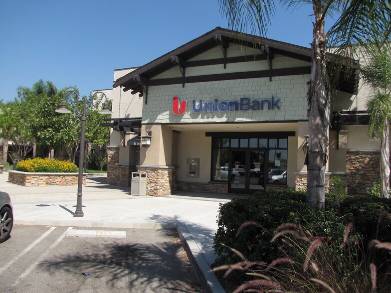 More Photos Of 541-555 S Grand Ave, Glendora Freestanding For Lease