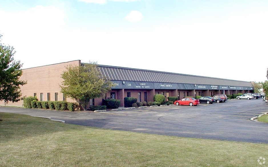 More Photos Of 1413 Sherman Rd, Romeoville Warehouse For Lease