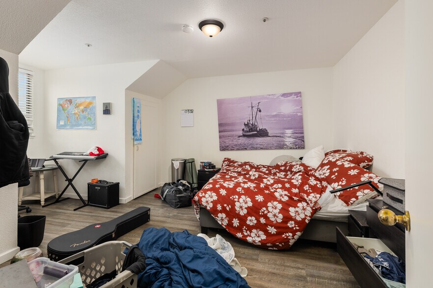 More Photos Of 1260-1278 Broadway, Sonoma Freestanding For Sale