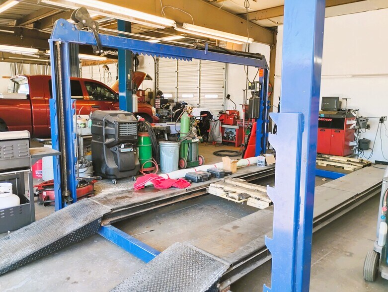 More Photos Of 1417 Industrial Way, Gardnerville Auto Repair For Sale