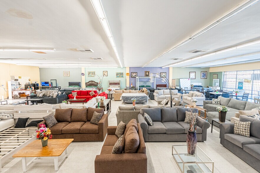 More Photos Of 280 N San Jacinto St, Hemet Freestanding For Sale