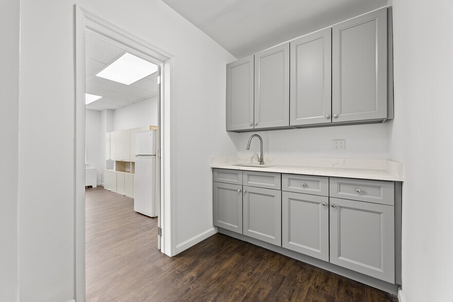More Photos Of 148-09 Northern Blvd, Flushing Apartments For Lease