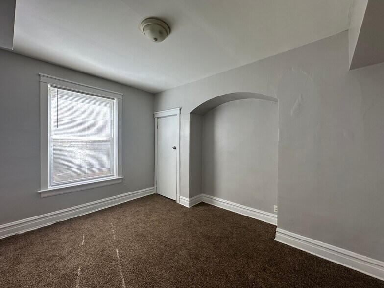 More Photos Of 7528 S Coles Ave, Chicago Apartments For Sale