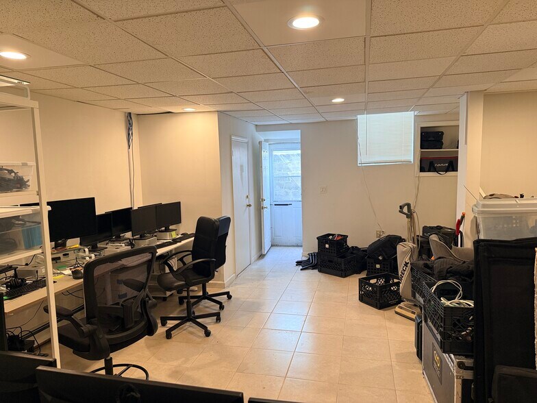 More Photos Of 35-02 Bradley Ave, Long Island City Land For Lease