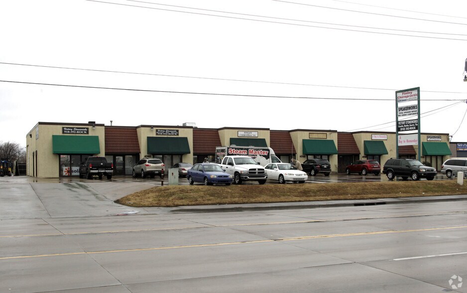 More Photos Of 4722-4740 S Mingo Rd, Tulsa Unknown For Lease