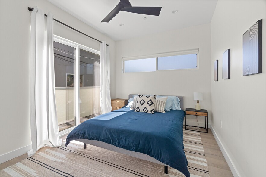 More Photos Of 705 6th Ave, Venice Apartments For Sale