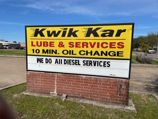 More Photos Of 12250 S Gessner Dr, Houston Auto Repair For Sale