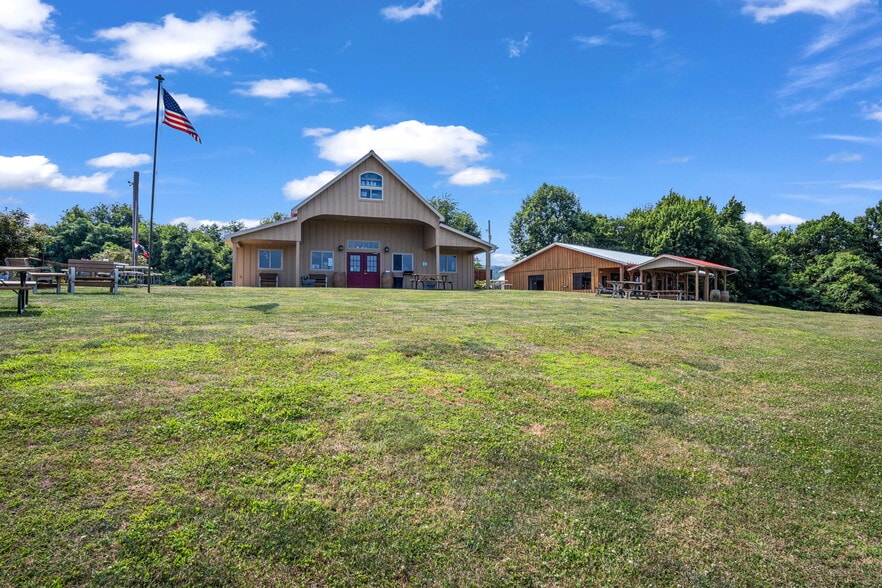 More Photos Of 3 Orchard Rd, Liverpool Winery Vineyard For Sale