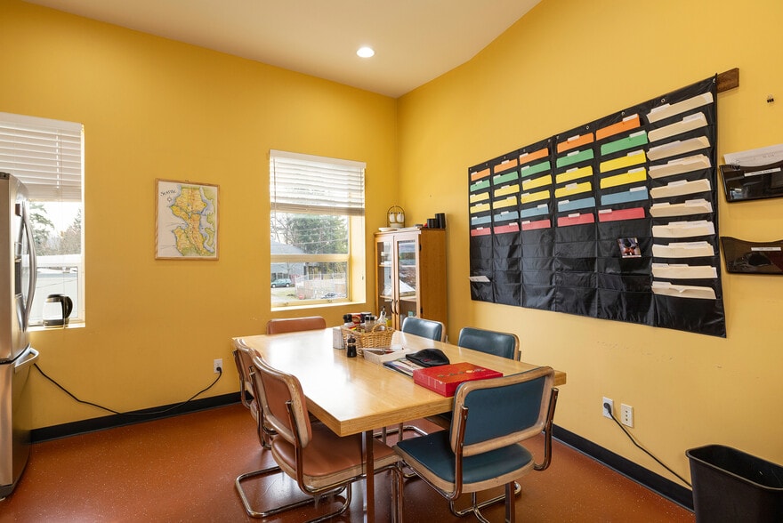 More Photos Of 114 S Findlay St, Seattle Showroom For Sale