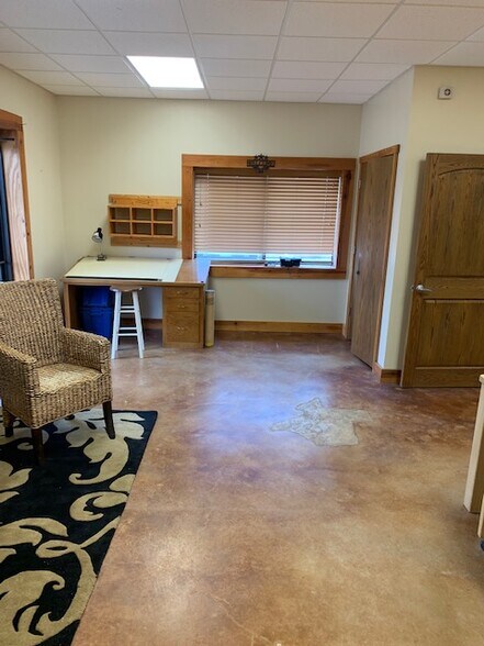 More Photos Of 120 Frog Pond Ln, Dripping Springs Freestanding For Lease