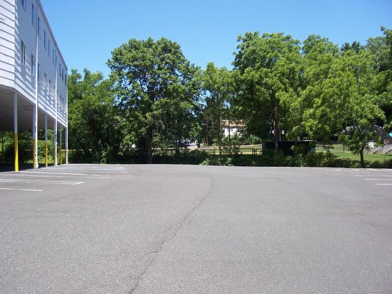 More Photos Of 75 Claremont Rd, Bernardsville Office For Lease