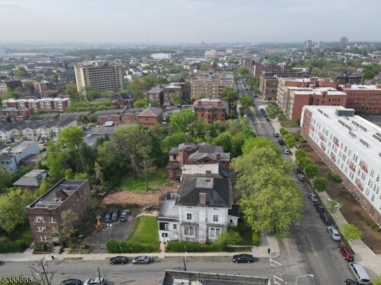 More Photos Of 692 Dr Martin Luther King Jr Blvd, Newark Office For Sale