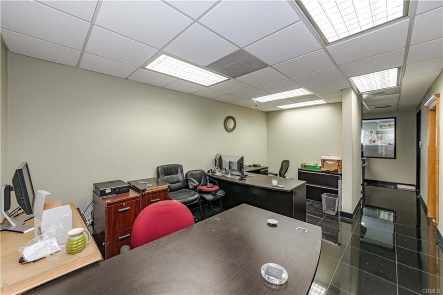 More Photos Of 17220 Newhope St, Fountain Valley Loft Creative Space For Sale