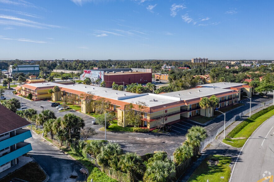 More Photos Of 4985 W Irlo Bronson Memorial Hwy, Kissimmee Hotel For Sale